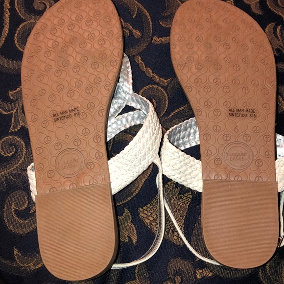 Sandals - Picture 3 of 3